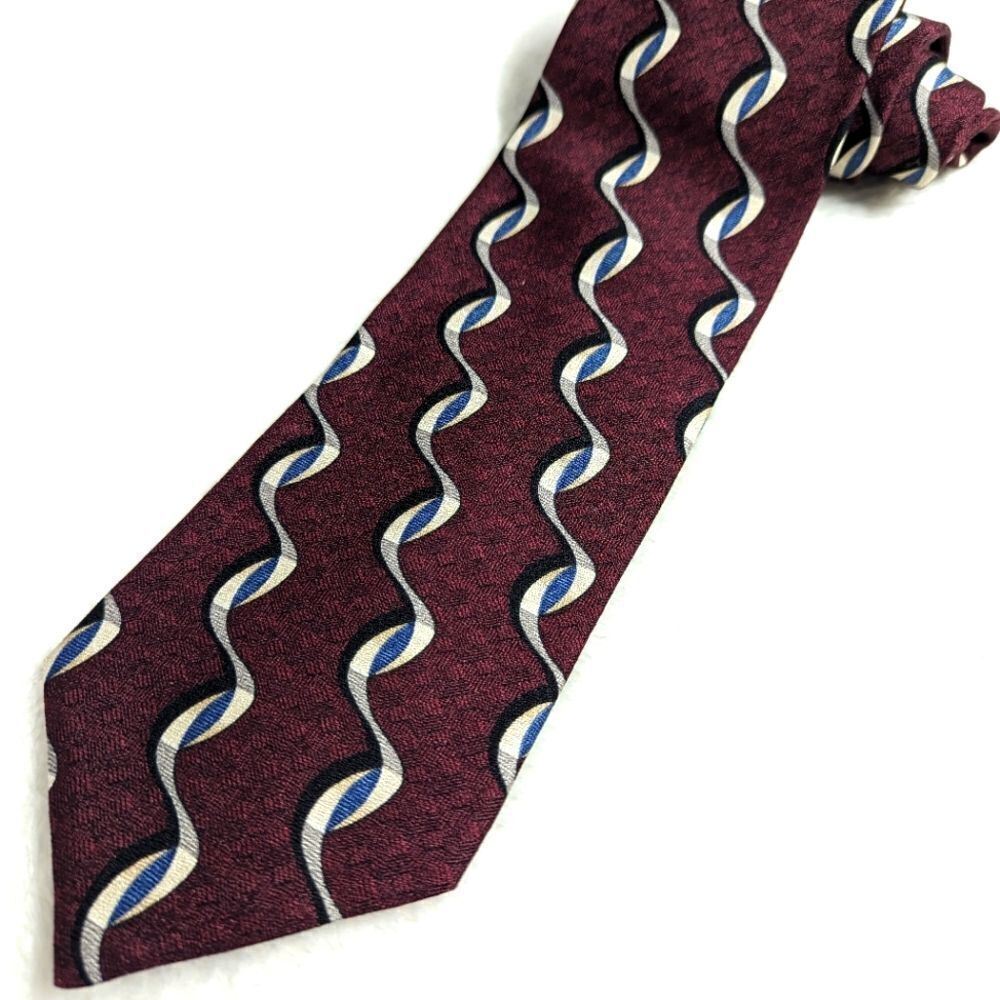 Vintage Men's 100% Silk Tie w/ Wavy Vertical Motif - Silk from Italy